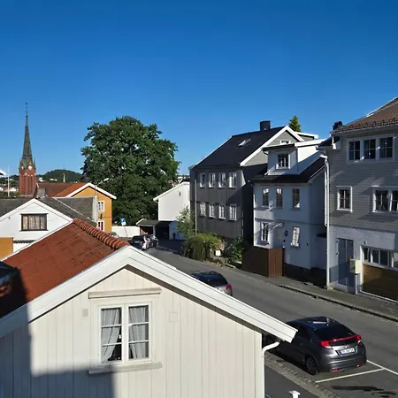 Stromsbuveien 52 Homestay